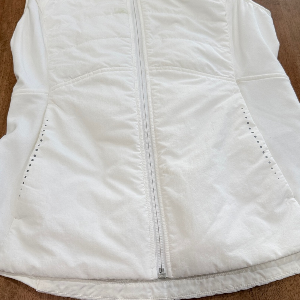 Lululemon White Quilted Hooded Vest - Picture 3 of 9